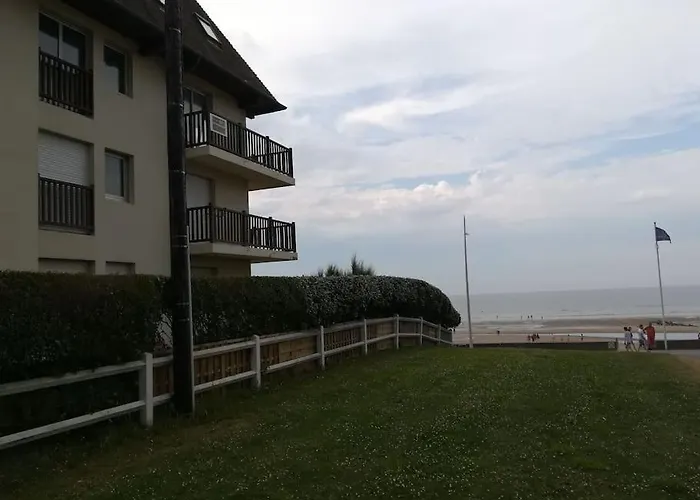 Studio Cosy Vue Mer Avec Acces Direct A La Plage Sejour De 2 Nuits Minimum